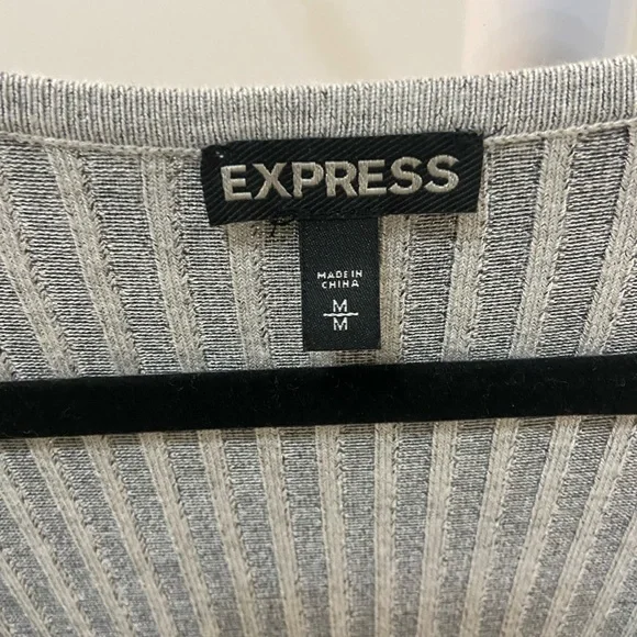 Express Ribbed V-Neck Sweater in Gray Womens Size Medium - Picture 4 of 4